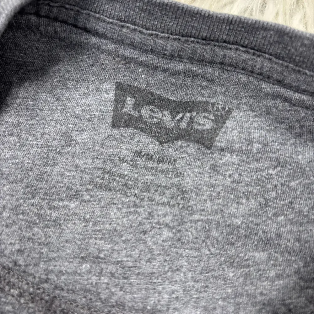 Levi's Men's M Gray White Textured Woven‎ Stripe Long Sleeve Tee